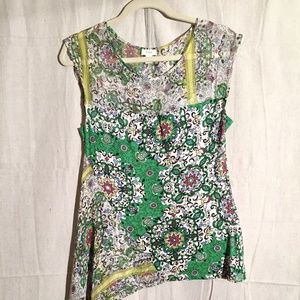 Assmetrical hem Small summer top by -TINY